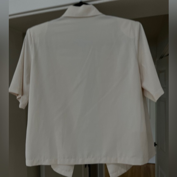 CREAM CROP BLAZER NWOT - Picture 2 of 3